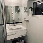 Apartment Apartament Z Prywatnym, Krytym Basenem