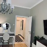Z Prywatnym, Krytym Basenem Apartamento *