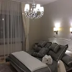 Z Prywatnym, Krytym Basenem Apartamento *