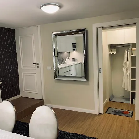 Z Prywatnym, Krytym Basenem *