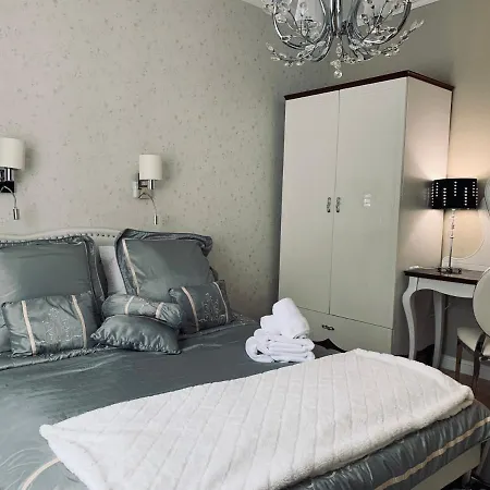 Z Prywatnym, Krytym Basenem Sopot