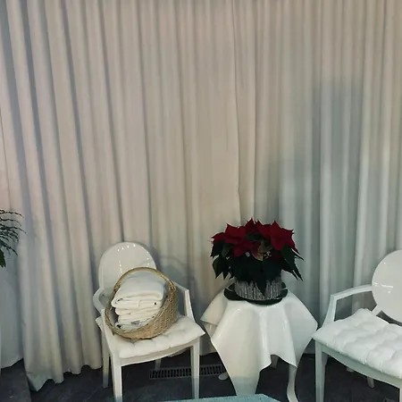 Z Prywatnym, Krytym Basenem * 索波特