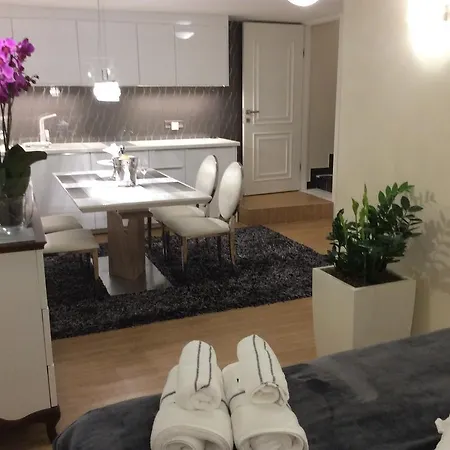 Z Prywatnym, Krytym Basenem *