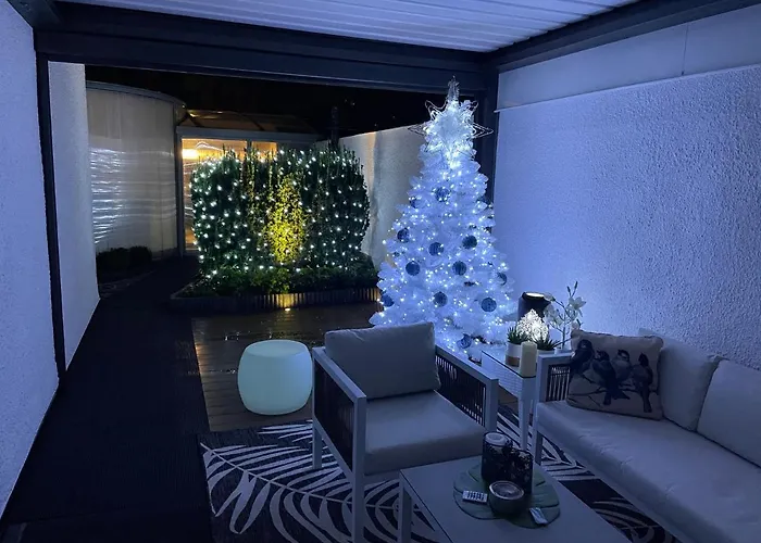 Z Prywatnym, Krytym Basenem * 索波特