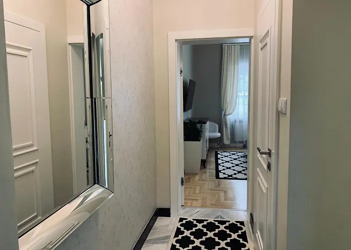 Z Prywatnym, Krytym Basenem * 索波特