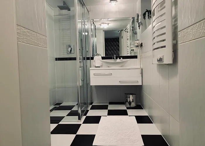 Z Prywatnym, Krytym Basenem 索波特