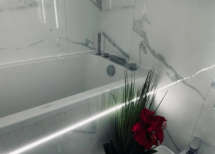 Z Prywatnym, Krytym Basenem