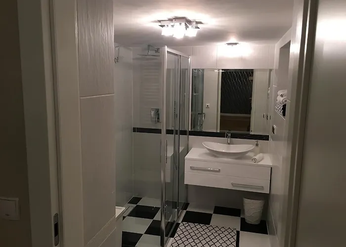 Z Prywatnym, Krytym Basenem *