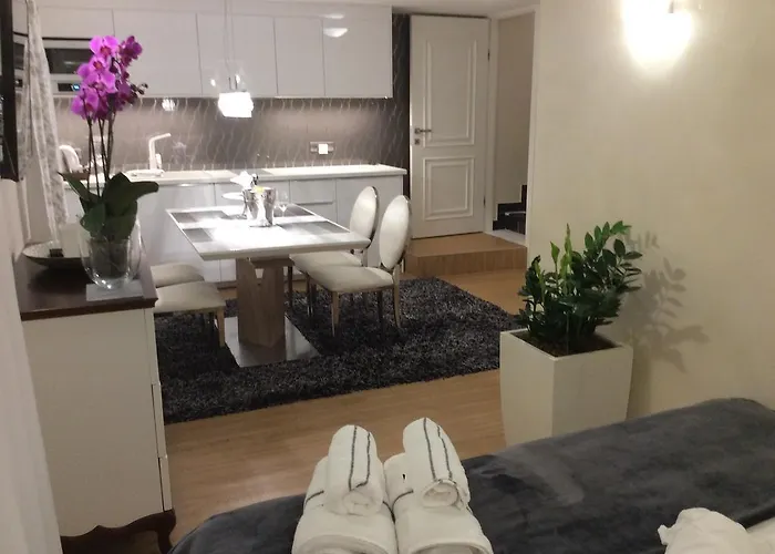 Z Prywatnym, Krytym Basenem *